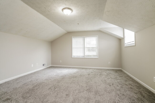 Building Photo - 2318 Wellington Cir