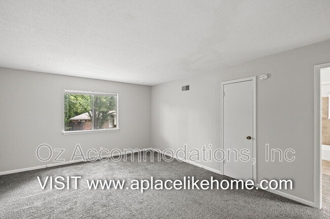 Building Photo - 1606 N 63 Pl