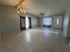 Building Photo - 5971 Vía Capri Dr