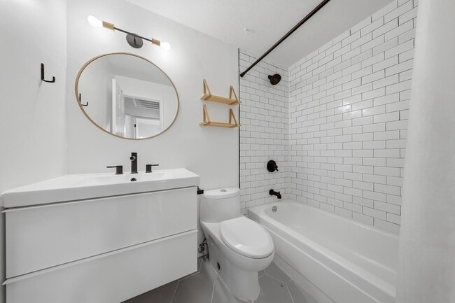 Building Photo - 3540 E Voltaire Dr