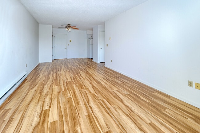 Building Photo - 155 Short Beach Rd