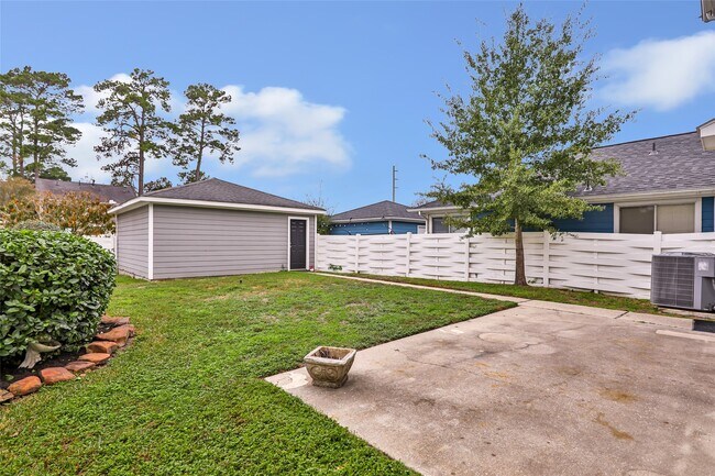 Building Photo - 18631 Atasca Oaks Dr