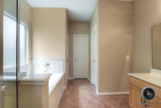 Building Photo - 29434 Legends Bluff Dr