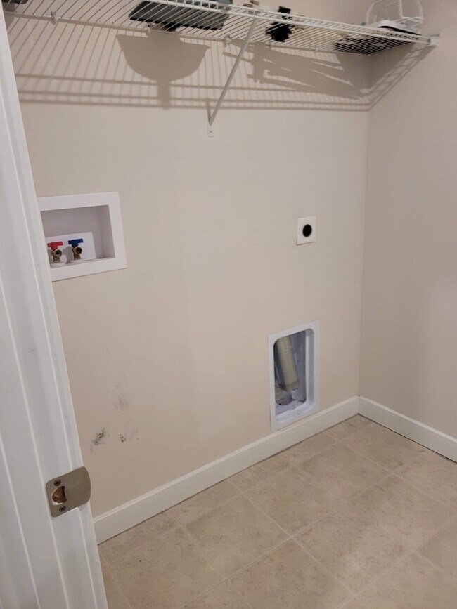 Building Photo - 11 Ticket Wy