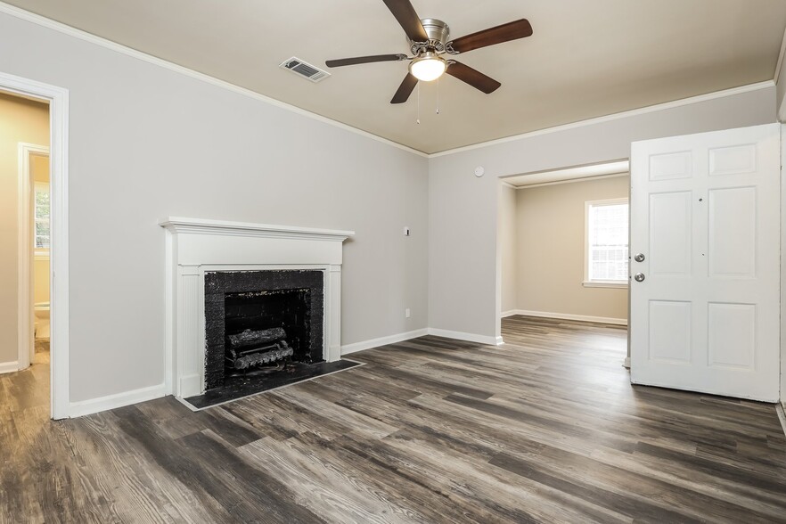 Building Photo - 2831 E Wynnton Ln