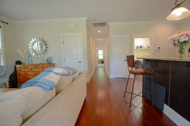 Building Photo - Cozy 3 Bedroom, 2 Bath, Fenced in Backyard in the Neighborhoods of Holly Ridge