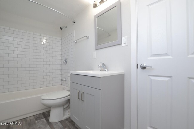 Building Photo - 44 E Roanoke Ave