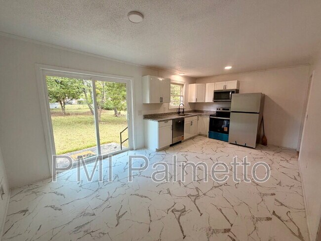 Building Photo - 1805 Carousel Cir