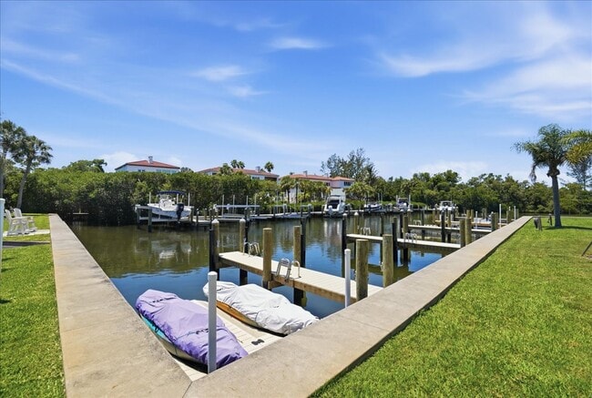 Building Photo - 3330 Gulf of Mexico Dr