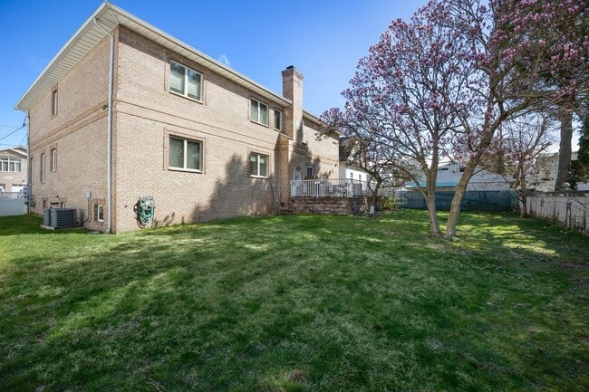 Building Photo - 58 Miller Ave