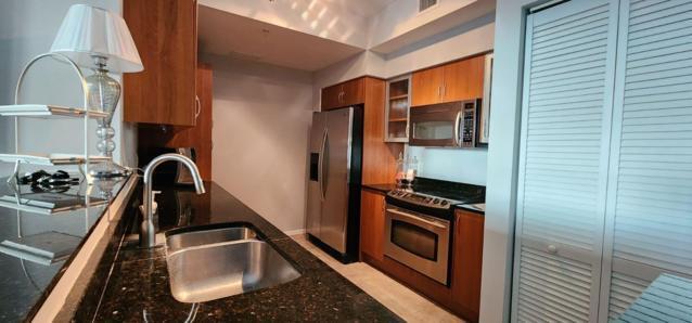 Building Photo - 802 W Windward Way
