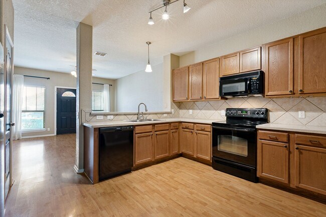Building Photo - 6126 S Jolie Ct
