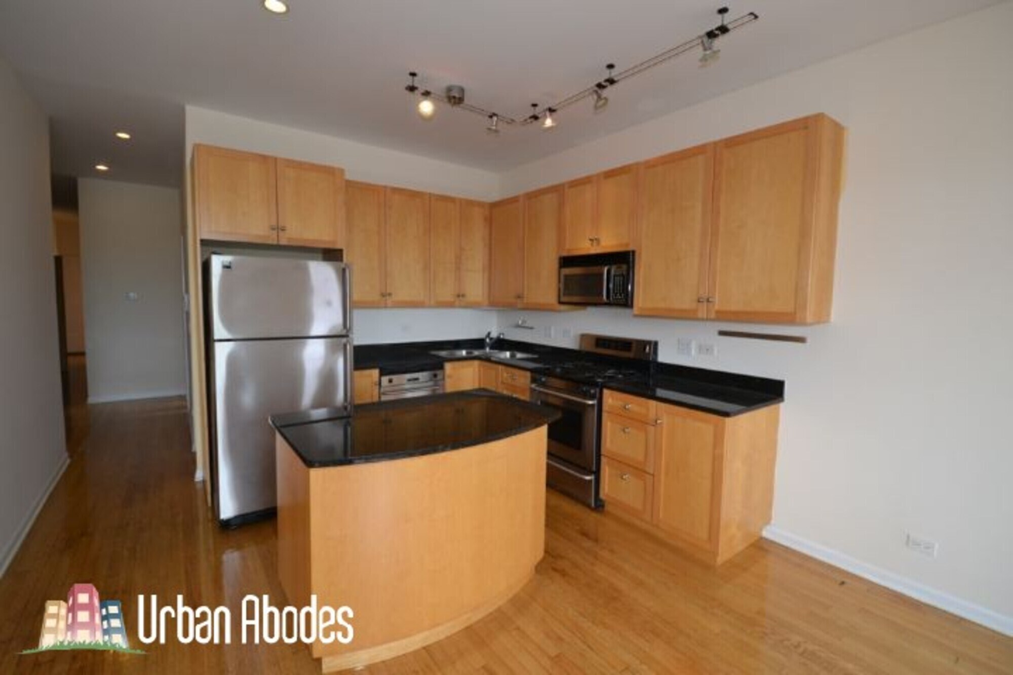 Building Photo - 1743 W North Ave