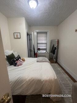 Building Photo - 452 Park Dr
