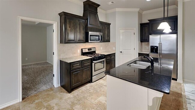 Building Photo - 6520 Bentwood Dr