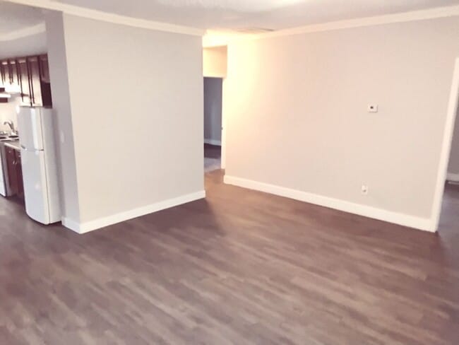 Building Photo - Charming 3-Bedroom Home Near the Park – Pe...