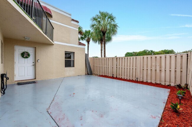 Building Photo - 3715 Village Dr