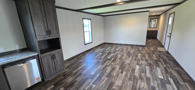 Building Photo - 605 Gallop Ct