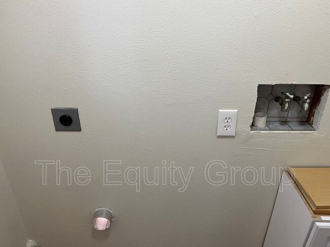 Building Photo - 12975 Houston Ave