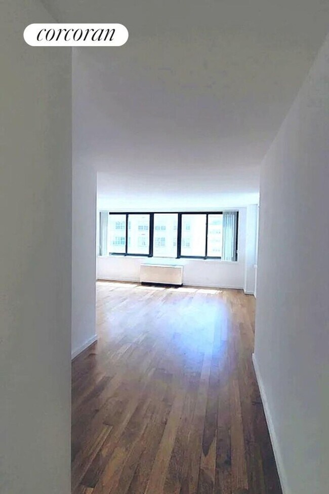 Building Photo - 515 E 72nd St