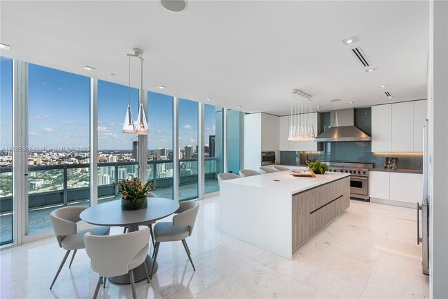 Building Photo - 1643 Brickell Ave