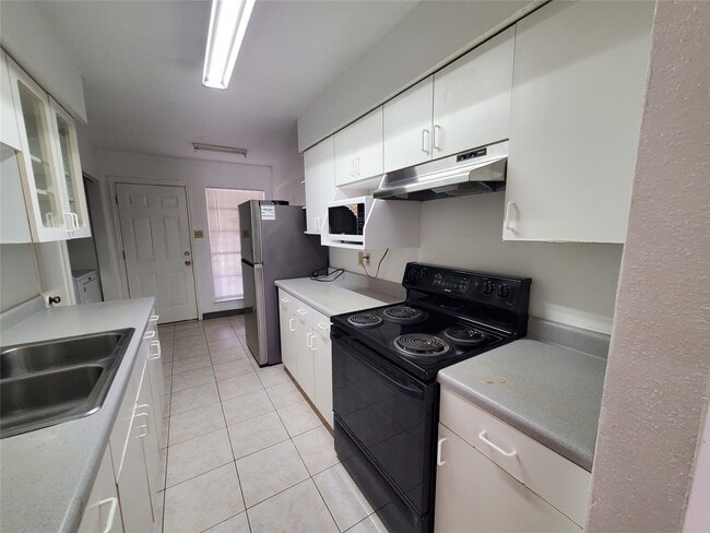 Building Photo - 15051 Woodforest Blvd