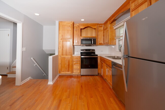 Building Photo - 9300 Outlook Dr