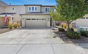 Building Photo - Stunning 4-Bedroom Home with Privacy & Low-Maintenance Living in Verado