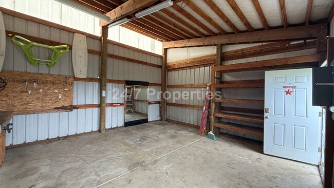 Building Photo - 2BD | 1BA Farmhouse with Garage, Shop, Sauna! - Oregon City