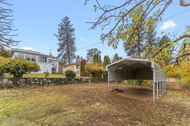 Building Photo - 3523 E 18th Ave