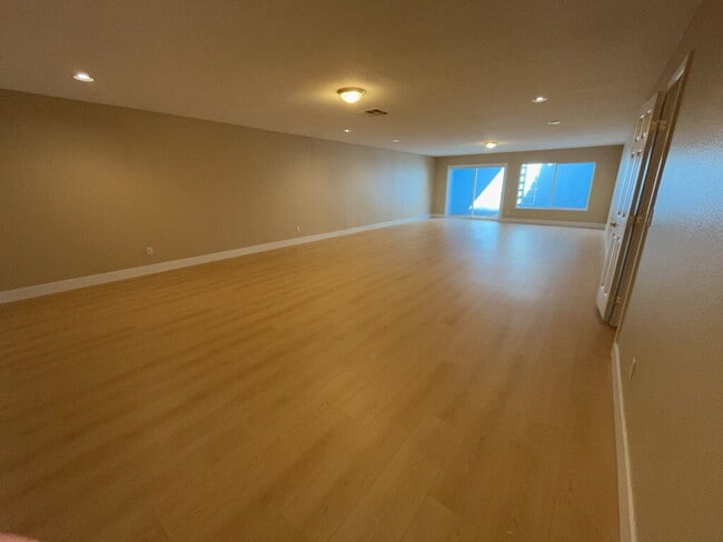 Building Photo - 11155 Grants Landing Ct