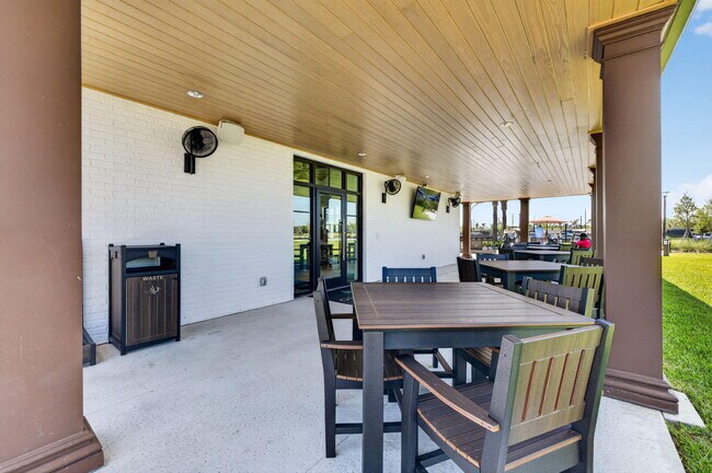 Building Photo - 10644 NW Wilgrove Lane