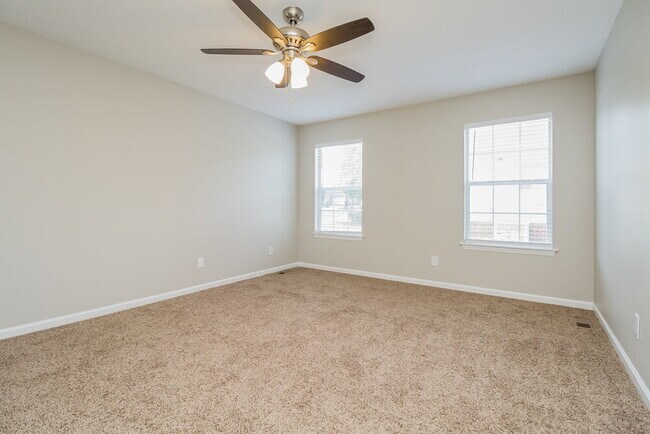 Building Photo - 1318 Knight Dr
