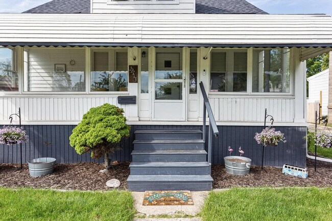 Building Photo - 22713 Lanse St