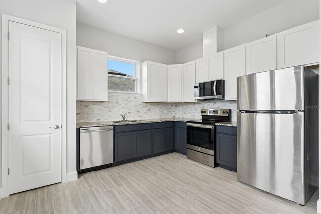 Building Photo - 8033 Nemours Pkwy