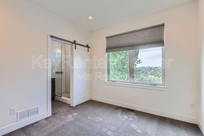 Building Photo - 1208 Perry St