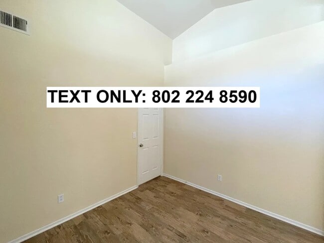 Building Photo - 39934 Milan Dr
