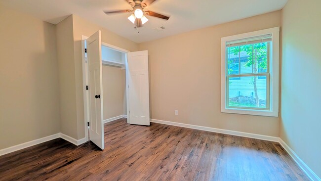 Building Photo - Newly Renovated | Upstairs Duplex | Minute...