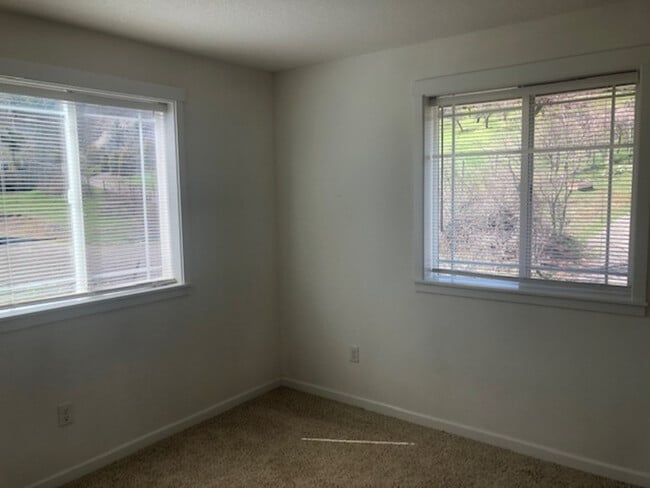 Building Photo - 6748 OR-66