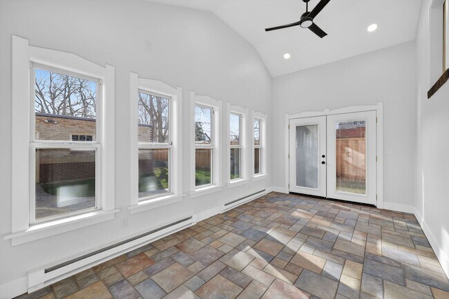 Building Photo - Platt Park Classic! 4 Beds, 2 Bath - Fully remodeled! Don't miss out on this one!