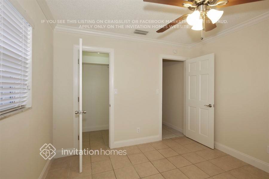 Building Photo - 9400 NW 19th St