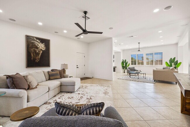 Building Photo - 57806 Cantata Dr