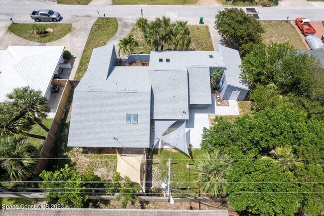 Building Photo - 131 3rd Ave