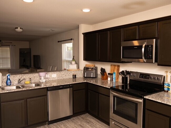 Building Photo - 1324 Morningside Dr