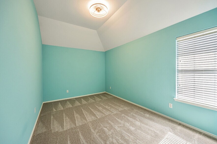 Building Photo - 10206 Teal Hollow Dr