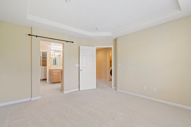 Building Photo - STYLISH, EXCELLENTLY LOCATED HOME CORNER UNIT | EASY ACCESS