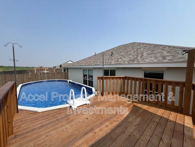 Building Photo - 3302 Oriole Dr