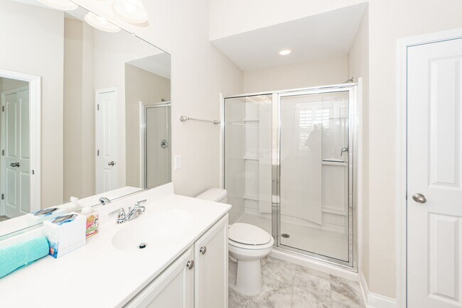 Building Photo - 4 Bedroom 3.5 Bath Townhouse in Kingsbridge at Park West - Mt Pleasant