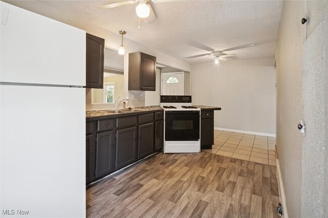 Building Photo - 1349 W 87th St