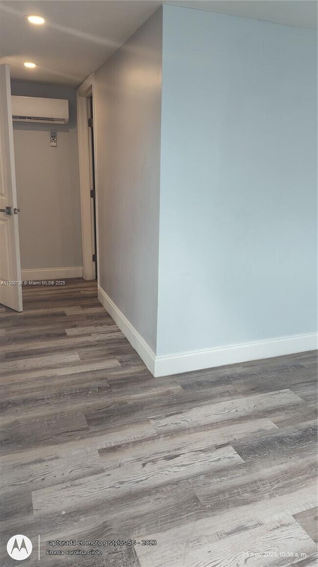 Building Photo - 115 Walker Ave
